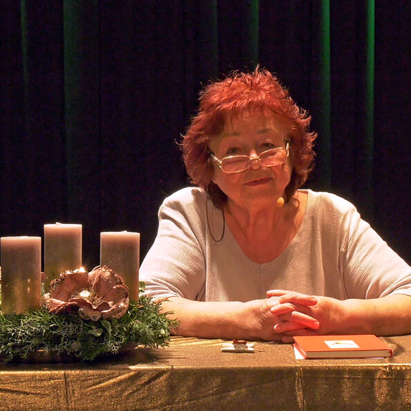Weihnachtslesung mit der Wesselinger Autorin Helga Rost