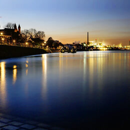 Rheinufer am Abend