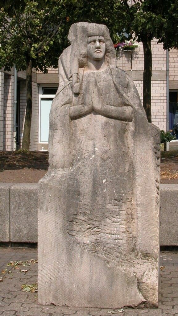 Unvollendete Skulptur „Heiliger Georg“