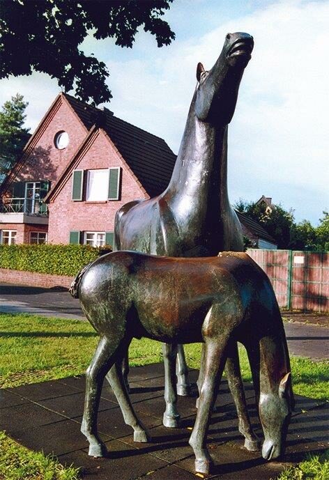 Skulpturengruppe „Pferd und Fohlen“ für den Dorfbrunnen in Keldenich