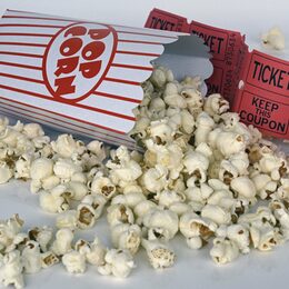 Popcorn mit Kinotickets