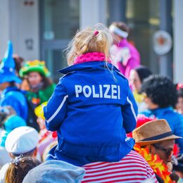 Karneval Kind Polizei