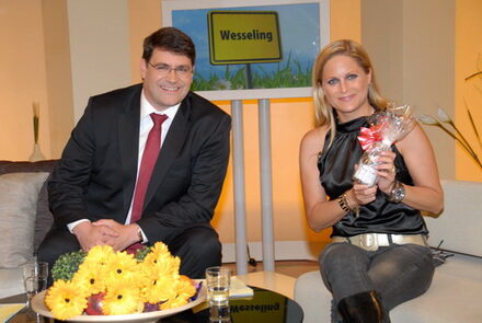 Im Gespräch mit Moderatorin Angela Knobloch stellte Bürgermeister Hans-Peter Haupt die Stadt am Rhein vor.
