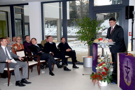 Bürgermeister Hans-Peter Haupt bei der Eröffnung der Senioreneinrichtung Präses-Held-Haus am Kronenweg.