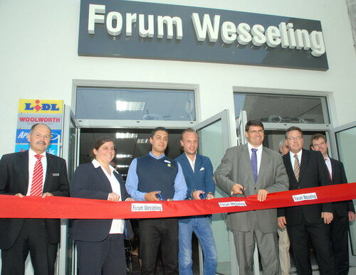 Von links: Bernhard Glessen, Anne Kronenberg, Julian Guthier, Markus Herbring, Bürgermeister Hans-Peter Haupt und Dr. Stephan Schnitzler