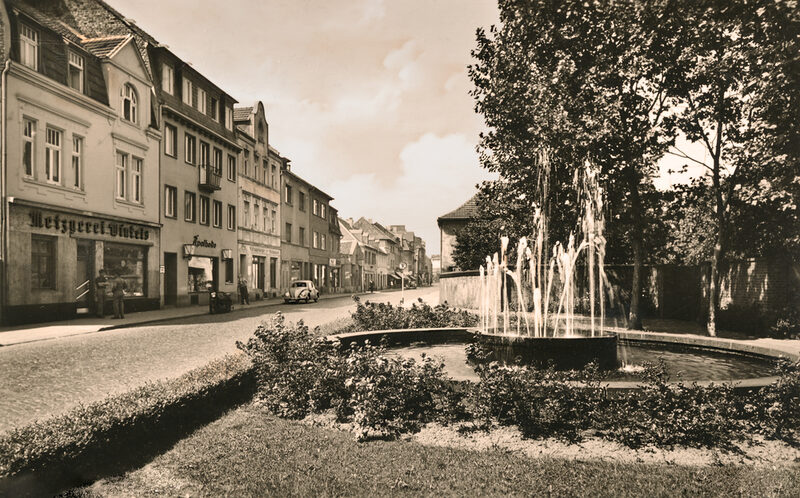 Brunnen Bonner Straße am Eingang zum Rheinpark Mitte der 1950er Jahre